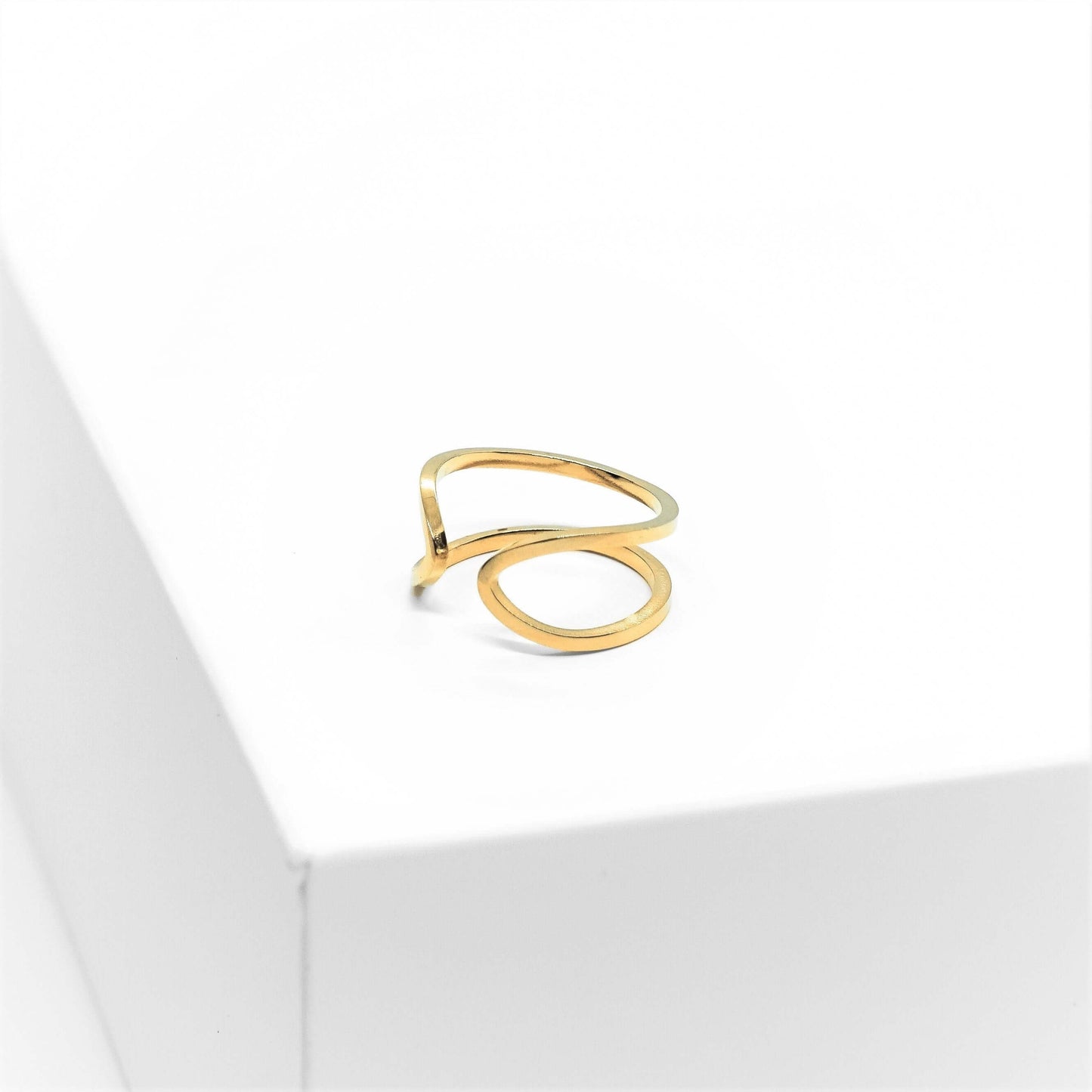 Madilyn Ring - kultainen sormus - Jewelbox