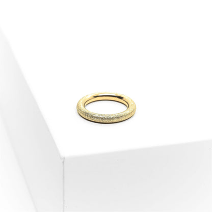 Royal Ring - kultainen yksinkertainen sormus - koru kullattua ruostumatonta terästä - Jewelbox