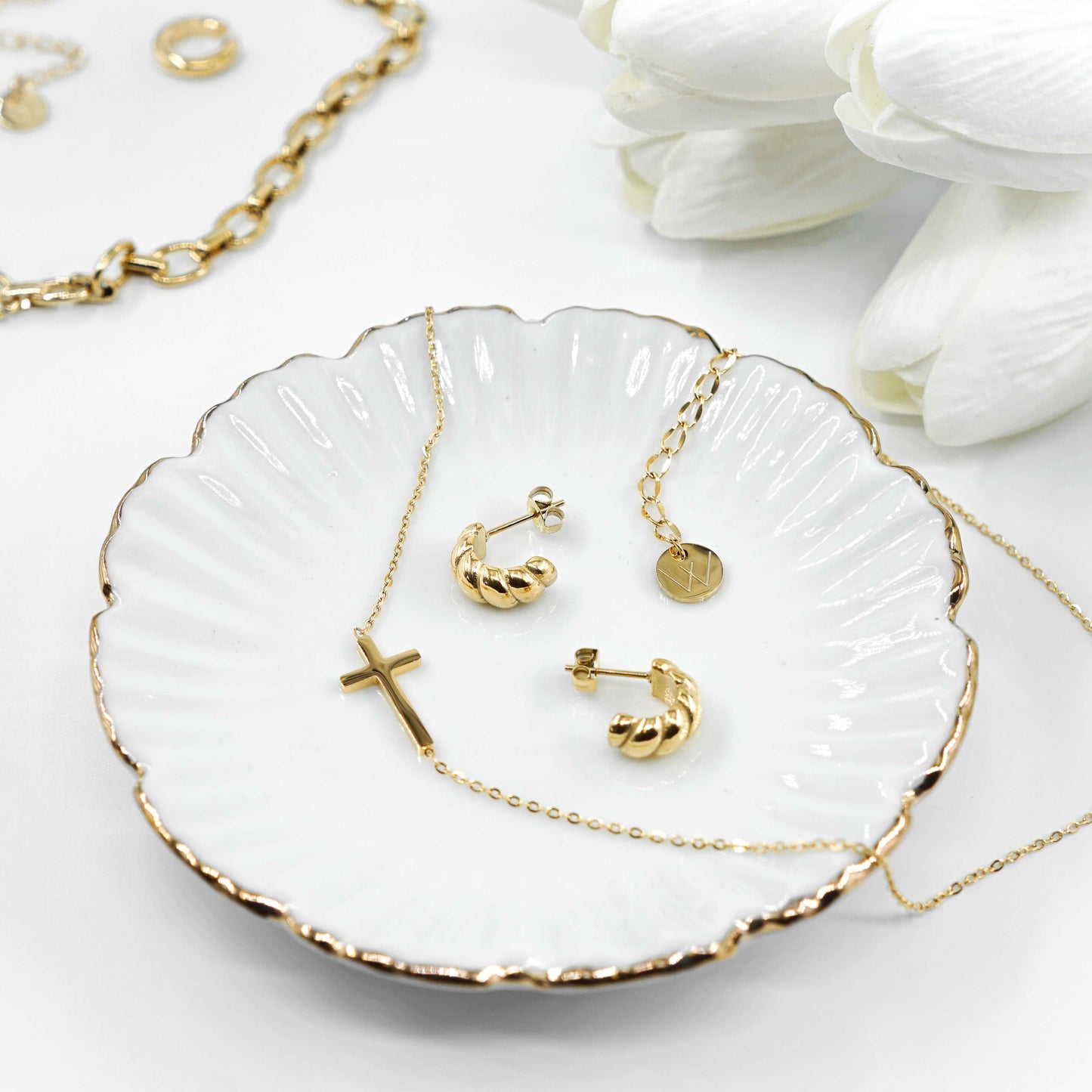 Camila Cross Necklace
