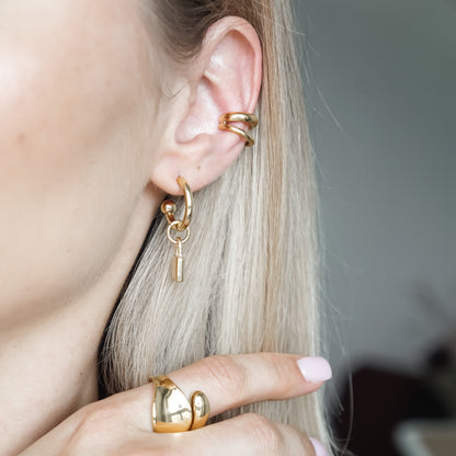 Regina Earcuff