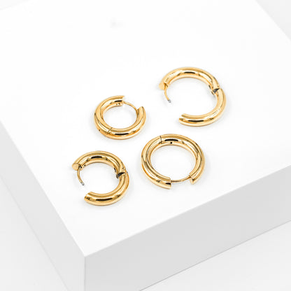 Nora Chunky Hoops - paksut kultaiset korvarenkaat - koru kullattua ruostumatonta terästä - vedenkestävät korut - Jewelbox